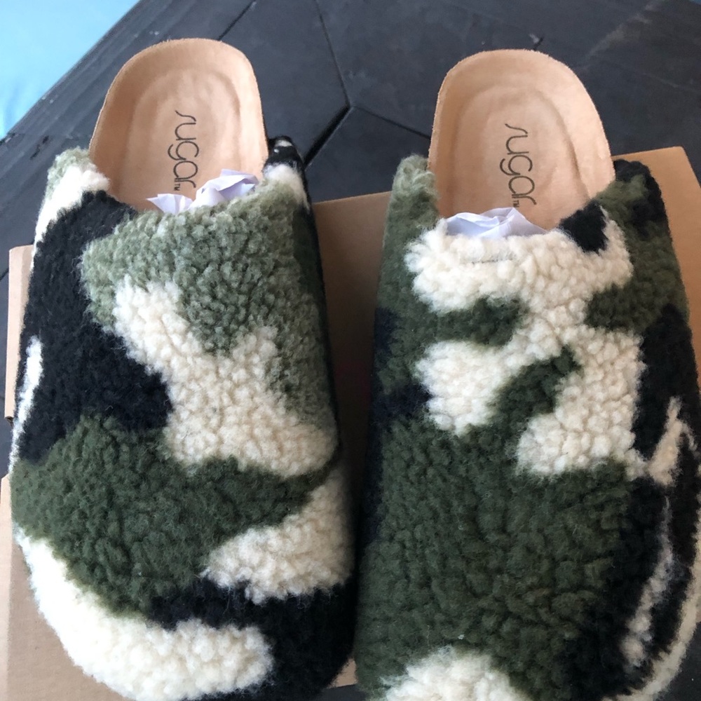 WOMEN'S SUGAR ULTRA FUZZY CLOGS